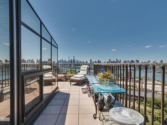 4th image of 2540 Shore Blvd Ph 21N