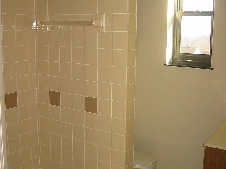 2900 Voelkel Ave #202 — Photo 4