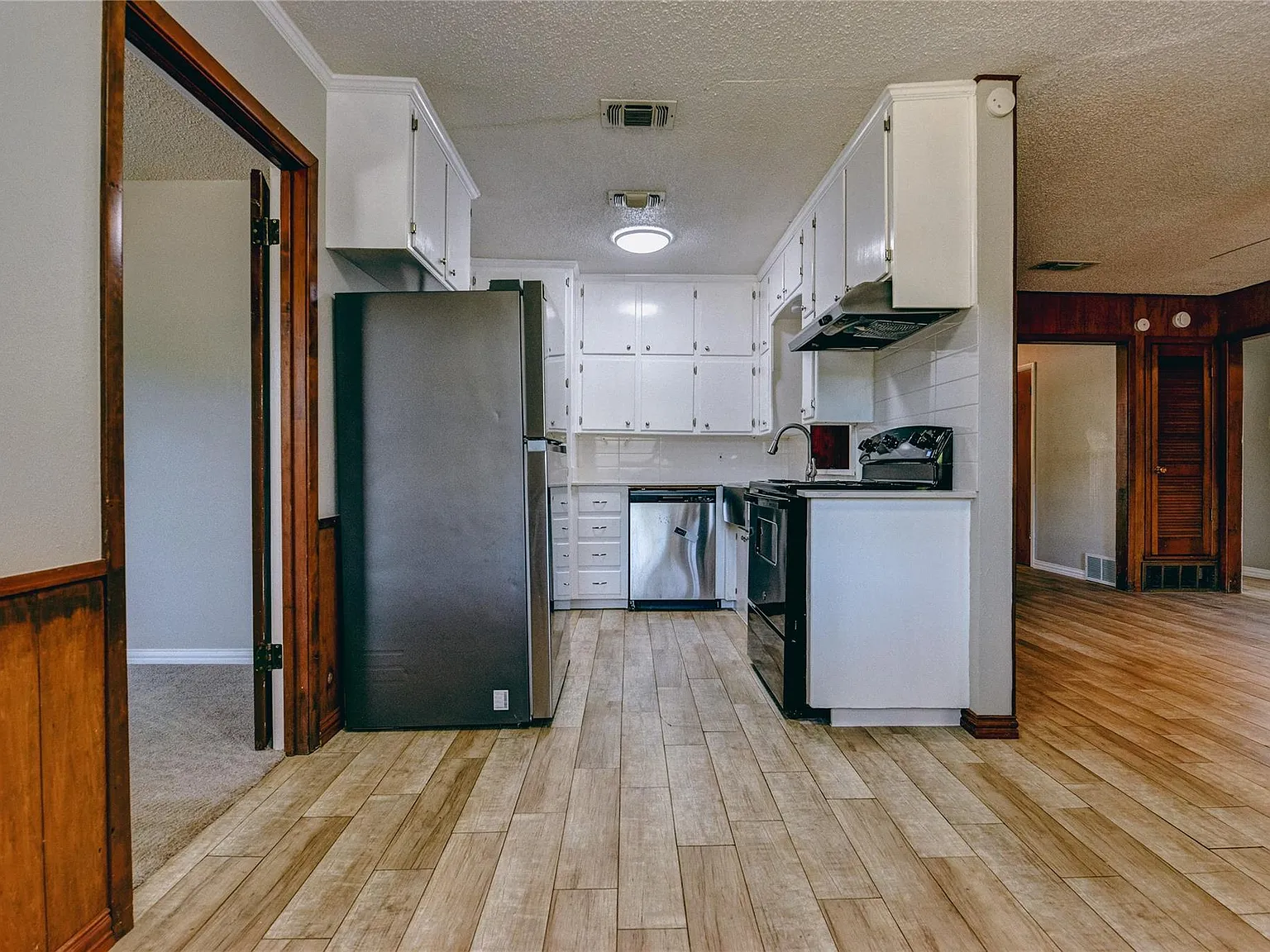 3 bed, 1218 sqft, $1,700 — Photo 2