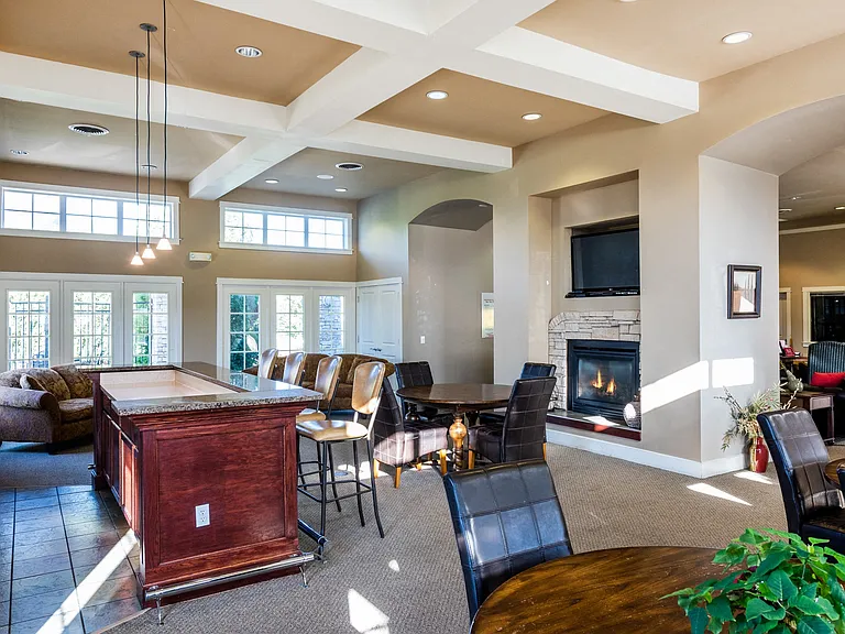 Alexis at Perry Pointe — Photo 37