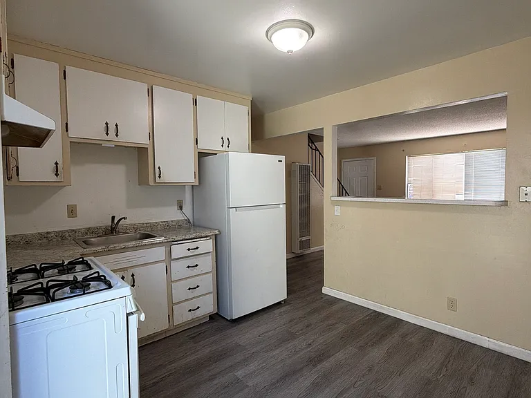 21539 Westpark St #2 — Photo 6