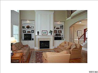 5th image of 102 Montrose Dr