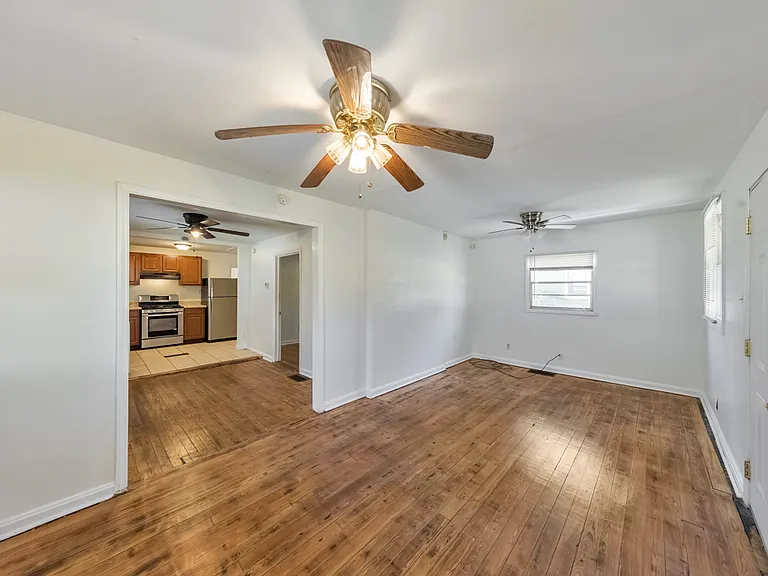 1776 Spring Ave — Photo 7