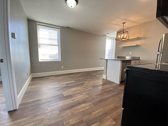 4th image of 201 West Ave #13
