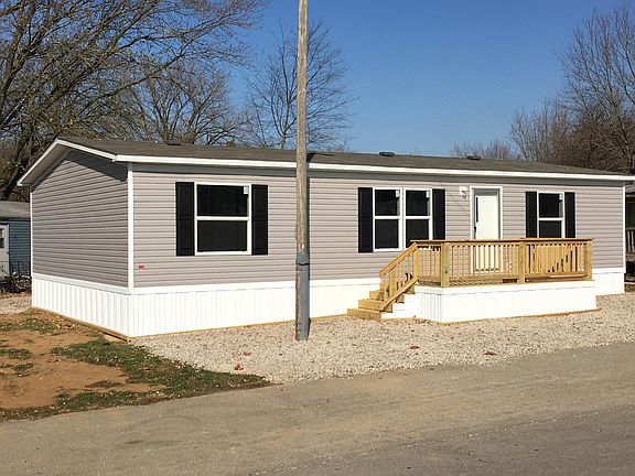 2nd image of 2547 Roseview Dr