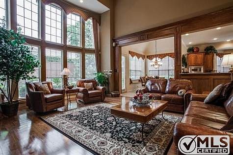 5th image of 2633 Elmbrook Dr