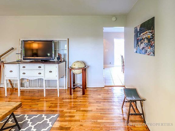 4th image of 1788 Carlton Ave NE