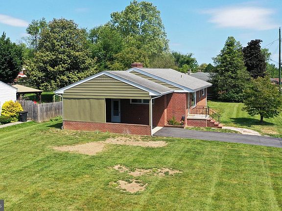 3rd image of 437 Beechcroft Rd