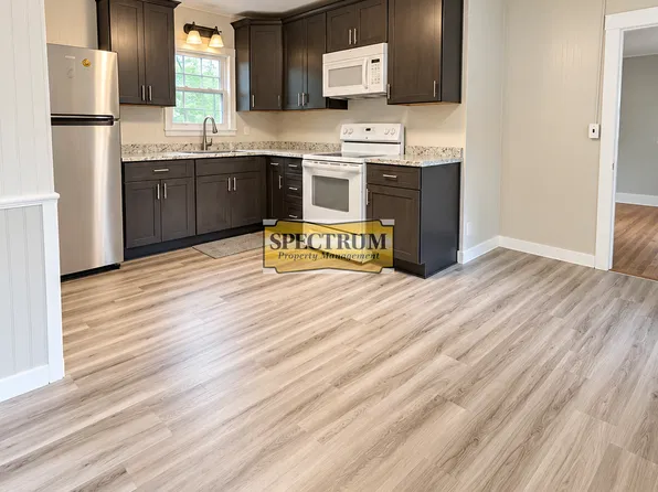 53 Maple St, Gardiner, ME
