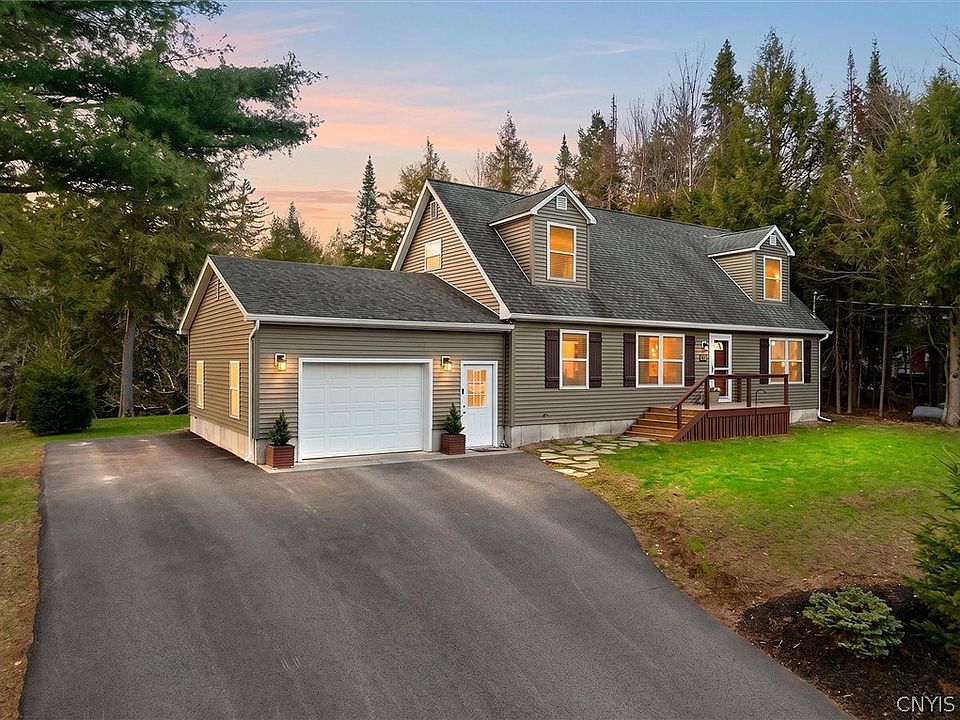 1st image of 171 Riverside Dr