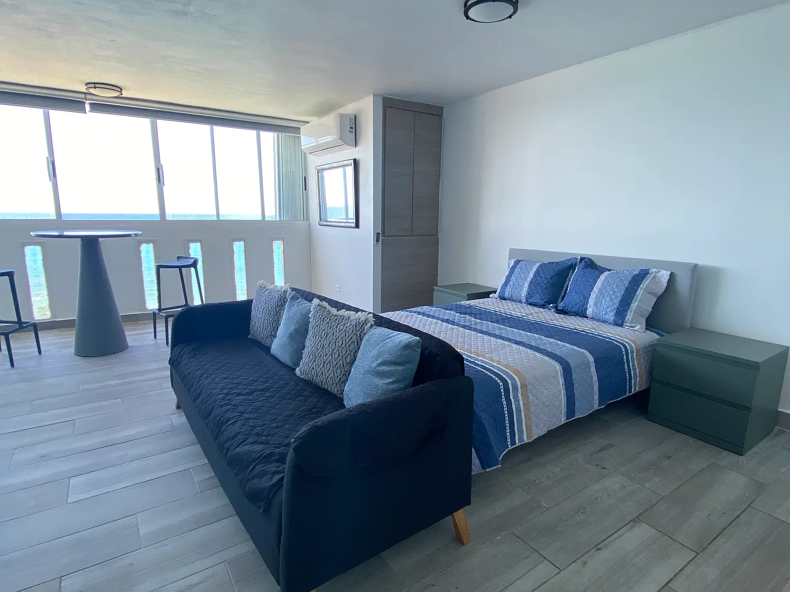 1 bed, 500 sqft, $2,100 — Photo 4