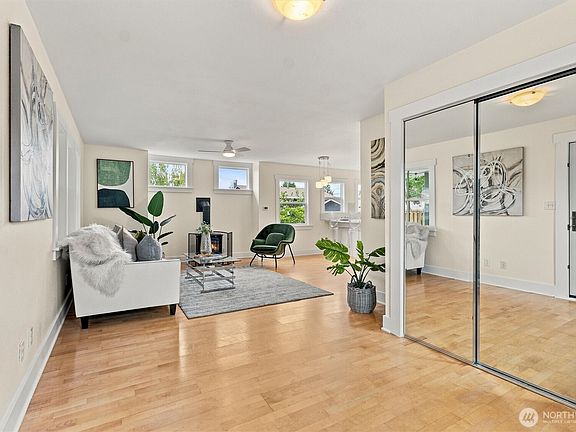 3rd image of 4821 N Bristol Street