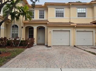 (Undisclosed Address), Hollywood, FL 33025