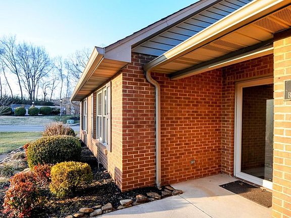 3rd image of 104 Belgradia Ct