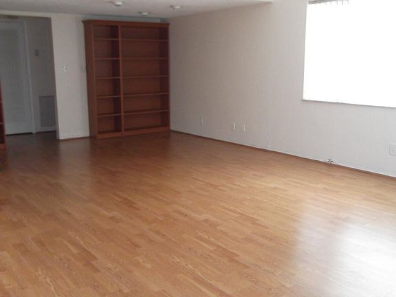 4th image of 2824 NE 32nd St APT 1