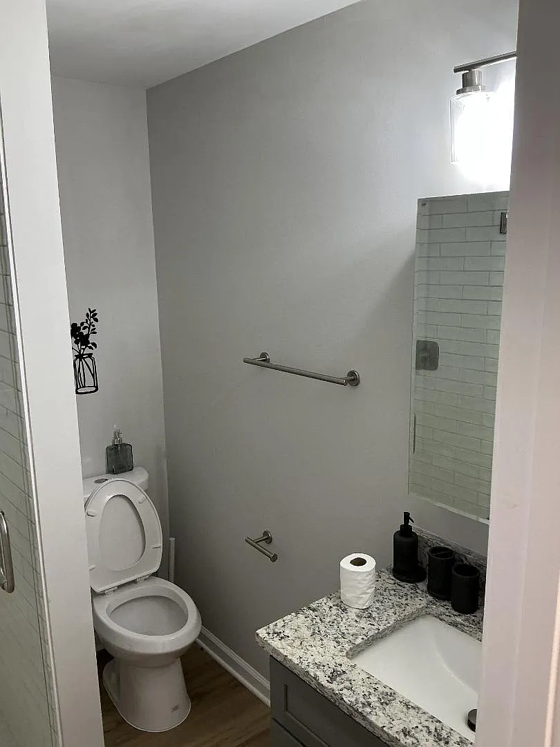 733 W 52nd St - Studio Unit A-2 — Photo 1