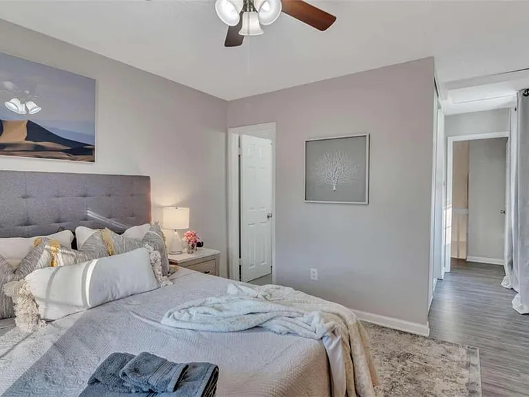 1200 Falling Water Dr SE — Photo 21