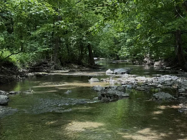 700 Potters Creek Rd, Burkesville, KY 42717