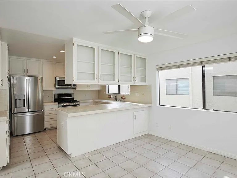 6121 Shoup Ave #10 — Photo 9