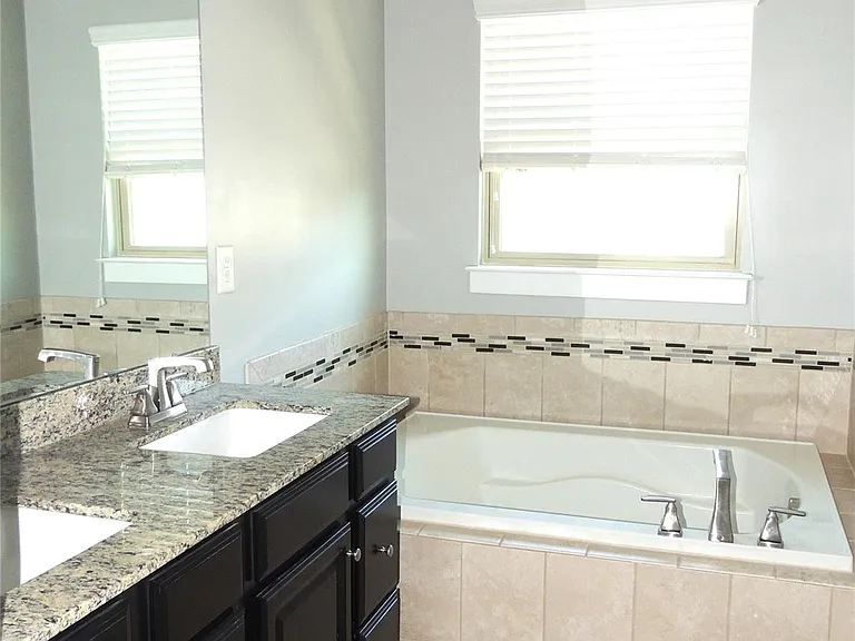 1912 Catkin Ln — Photo 12