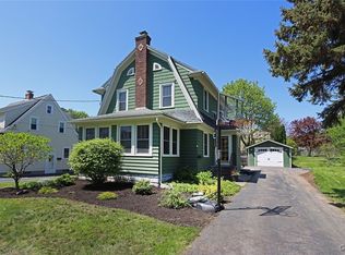 202 Cornwall Dr, Syracuse, NY 13214