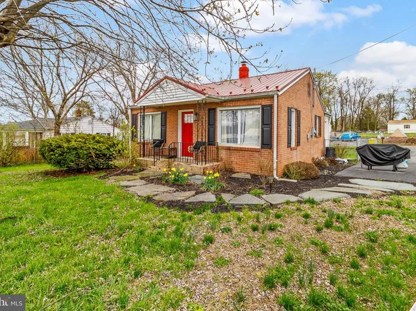 1564 Williamsport Pike, Martinsburg, WV 25404