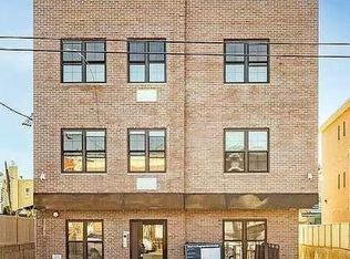1654 84th St #2C, Brooklyn, NY 11214