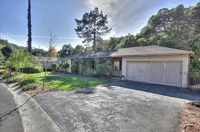 1st image of 26 Oak Grove Ave