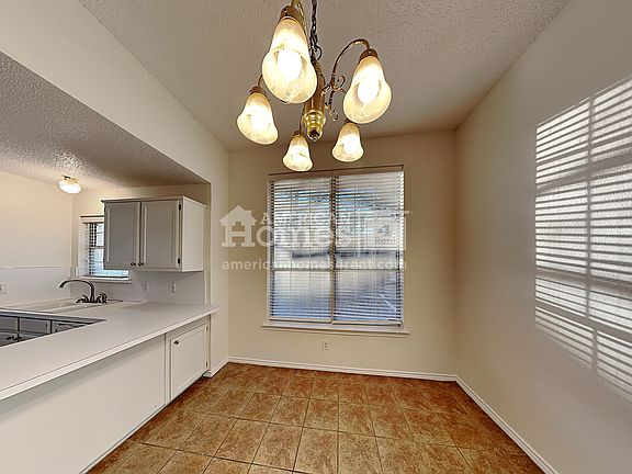 5th image of 1012 Brittany Dr