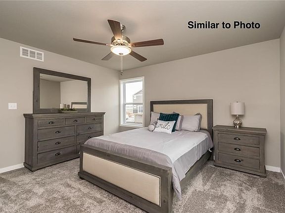 3rd image of 226 NE Meadow Ln