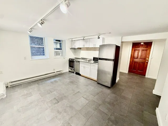 7 Thacher Ct