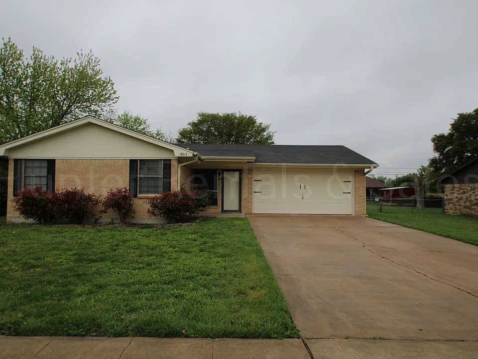 1905 Sherman Dr