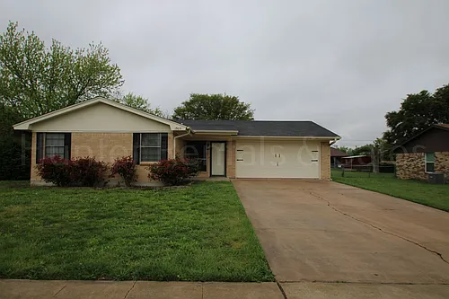 1905 Sherman Dr Photo 1