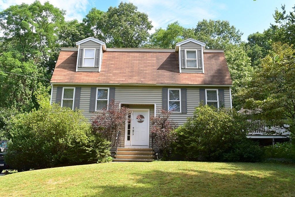 134 Sherburne Ave, Tyngsboro, MA 01879 Zillow