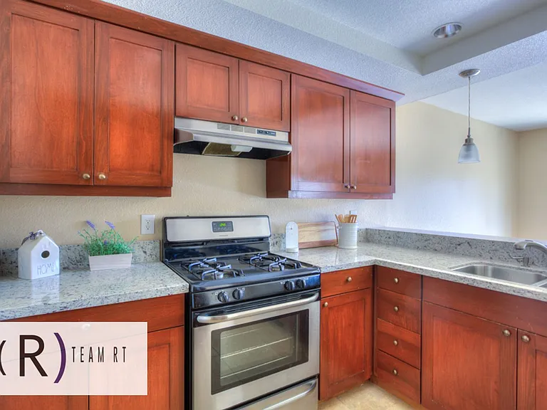 555 Azusa Ave #32 — Photo 8