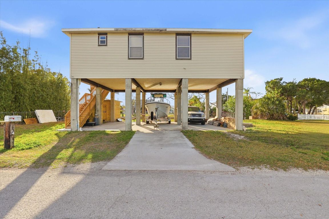 01-Exterior Front