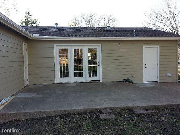 2nd image of 1608 Forest Hill Dr