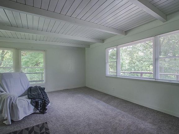 3rd image of 1725 Anglewood Dr