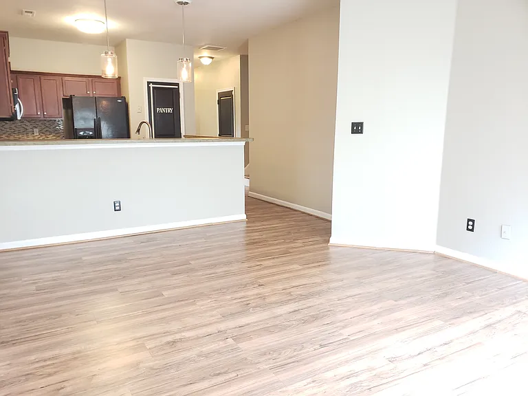 851 Norview Ave #206 — Photo 8