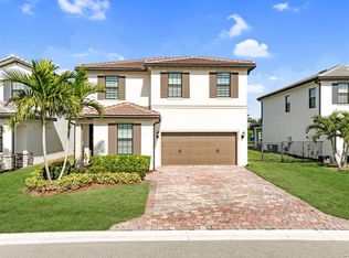 8641 Patron Ln, Lake Worth, FL 33467
