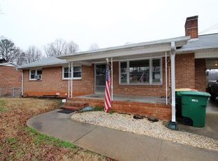 3225 Imperial Dr, Walkertown, NC 27051