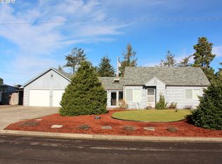 1963 17th St, Florence, OR 97439