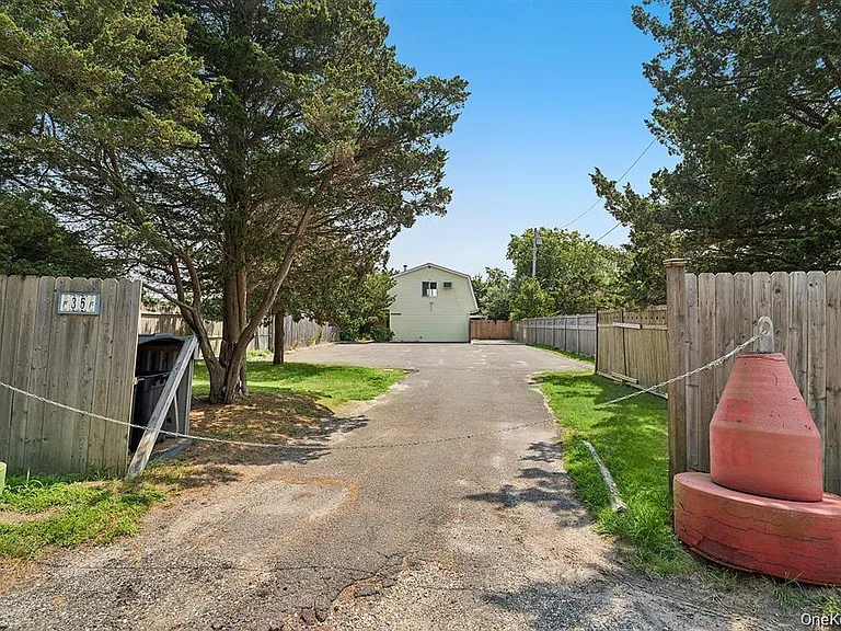 35 Gardners Ln — Photo 24