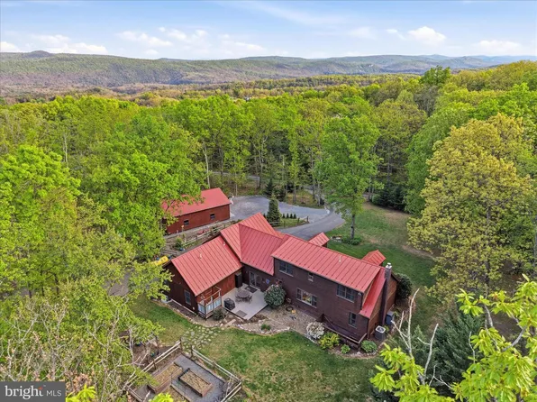 330 Sideling Mountain Dr, Paw Paw, WV 25434