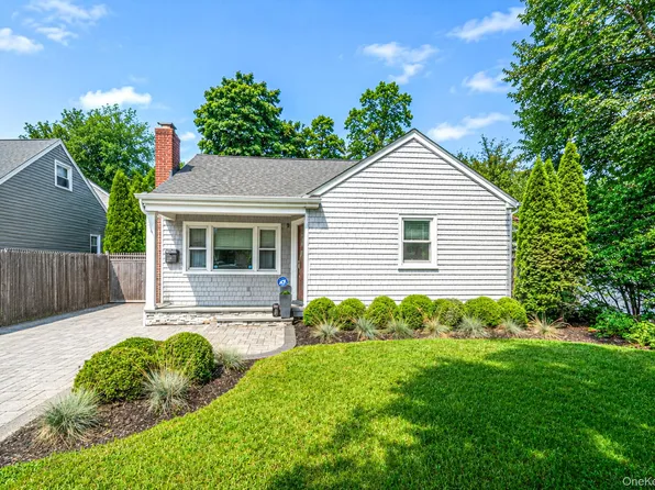 170 Seville Boulevard, Sayville, NY 11782