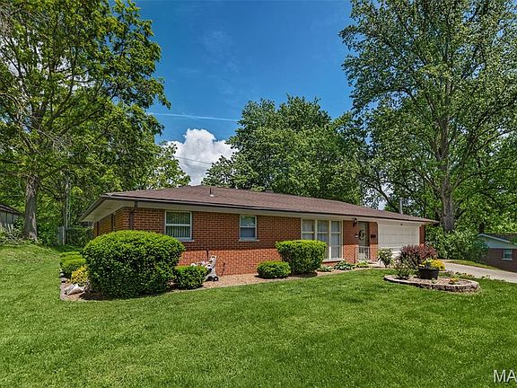 2nd image of 156 Cresthaven Dr