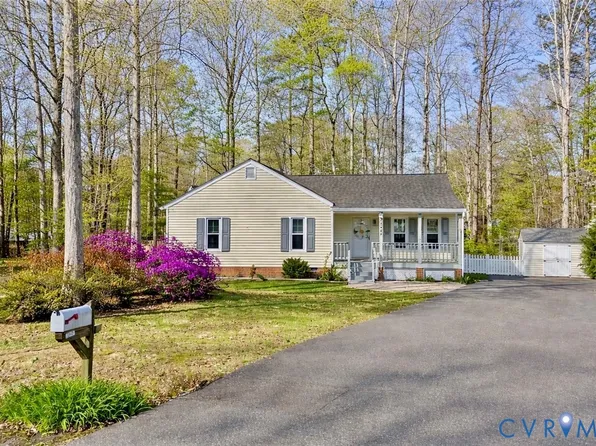 12407 Sandbag Cir, Midlothian, VA 23113