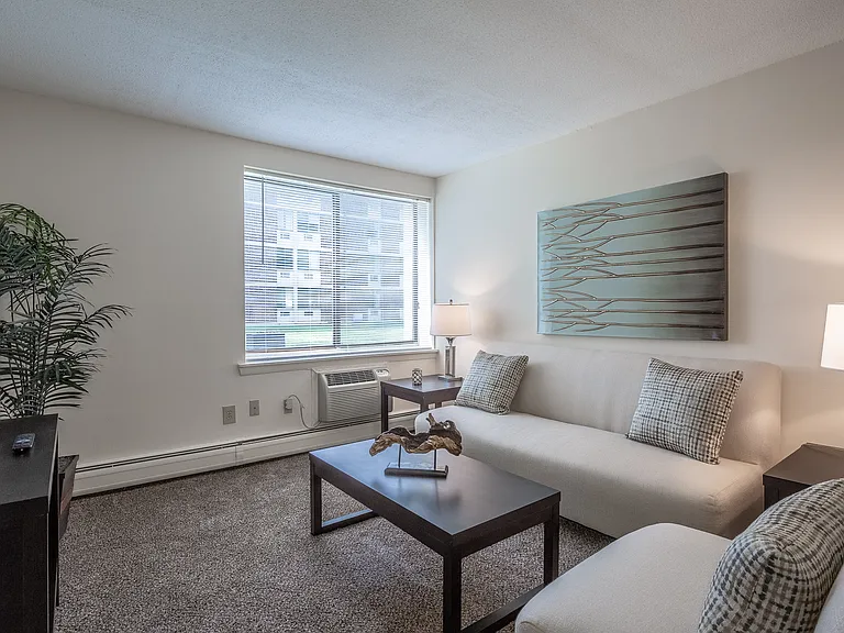 Montcalm Heights Apartments — Photo 12