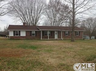 711 Perrigo Ln, Lafayette, TN 37083