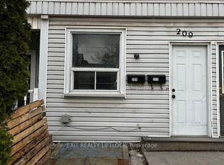 209 Stewart St, Peterborough, ON K9J 3M6